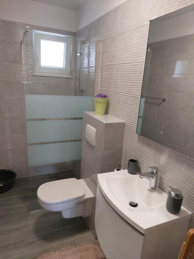 Apartments Vini 돈지세케트 외부 사진