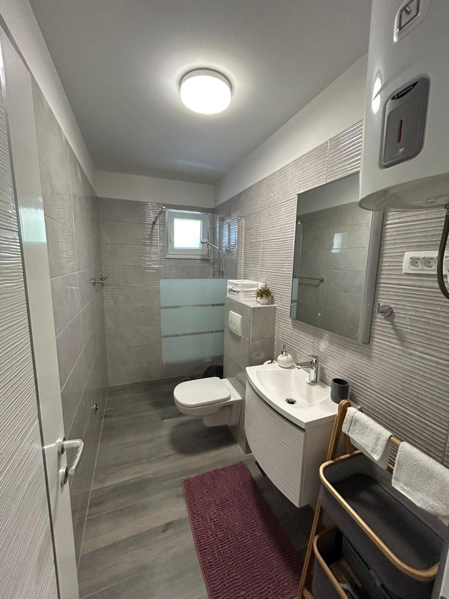 Apartments Vini 돈지세케트 외부 사진