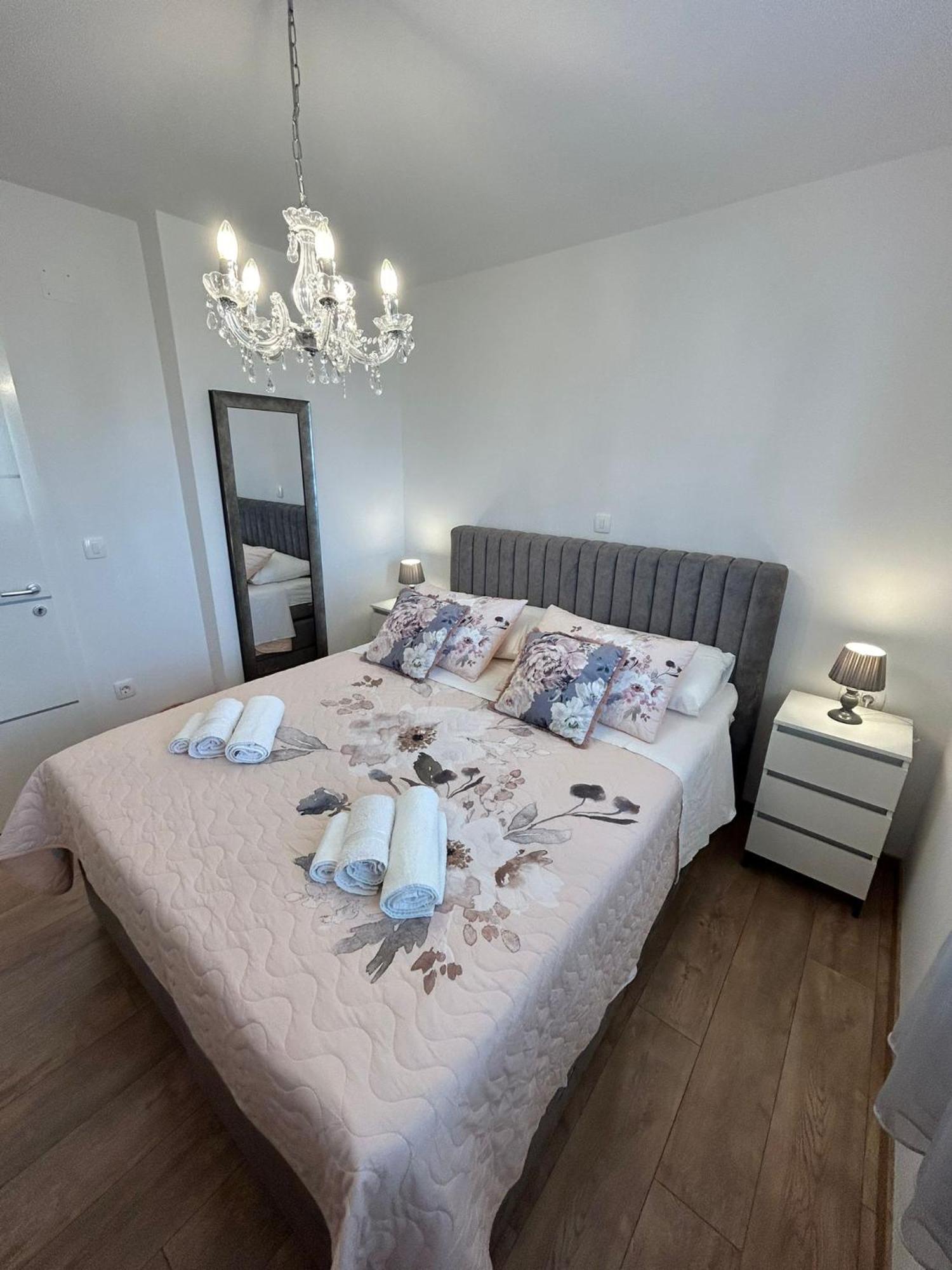 Apartments Vini 돈지세케트 외부 사진