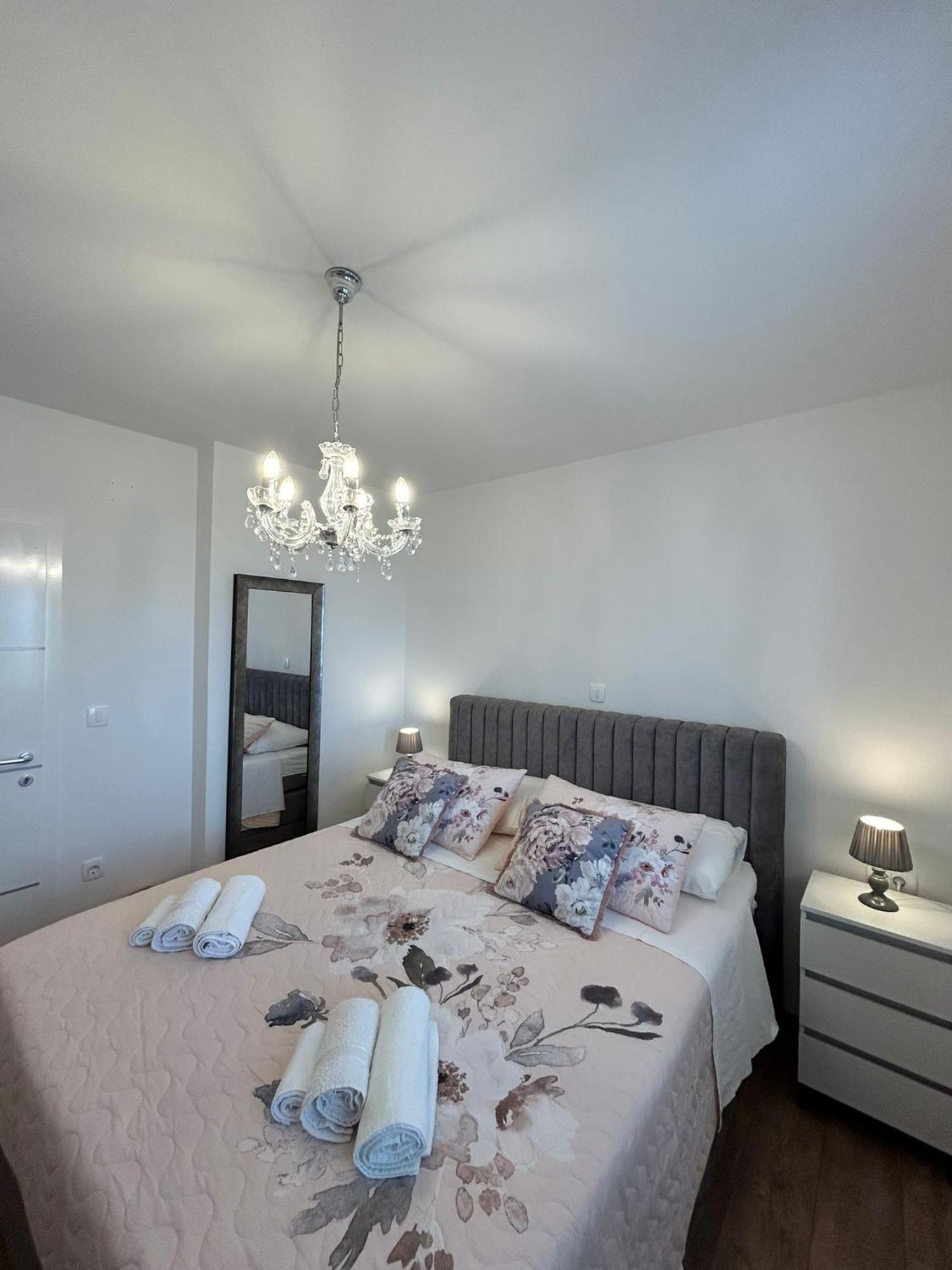 Apartments Vini 돈지세케트 외부 사진